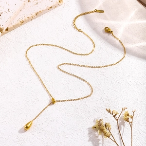 Collier à double pendentif goutte d'eau minimaliste en acier titane plaqué or 18 carats