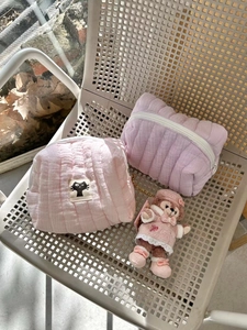 Quilted cotton double-layer cosmetic bags in pink and purple for portable storage