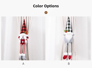 Détail des boucles de rideaux gnomes avec chapeaux à carreaux rouges et noirs de Noël
