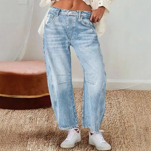 Damen-Jeans in Hellblau mit weitem Bein, Vintage-Waschung und lockerer Passform