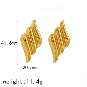 Detailed size parameters of 18k gold plated angel wing earrings for women with dimensions