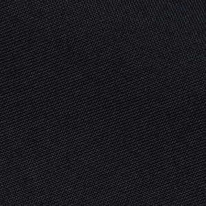 Vista macro della trama del tessuto a maglia nera con cuciture fitte sull'abito ad A