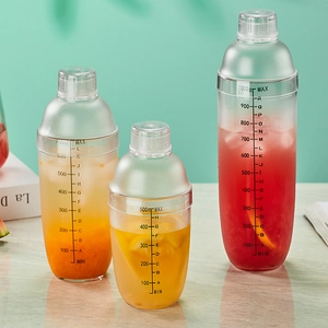 Transparent plastic shaker set with 500cc, 700cc, and 1000cc scale marks for cocktails