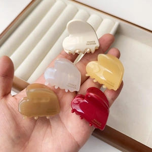 5er-Set kleine Herz-Haarklammern aus Acetat in Creme, Bernstein und Weinrot-Farben