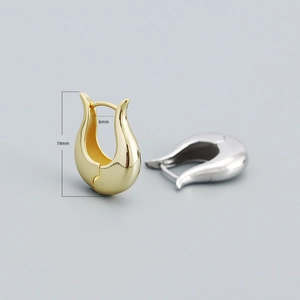 U-shaped sterling silver hoop earrings in gold and silver finish with size dimensions