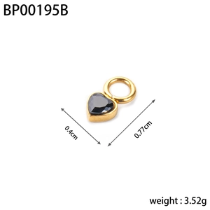 Macro shot of heart charm BP00195B with black stone, gold frame and size specifications