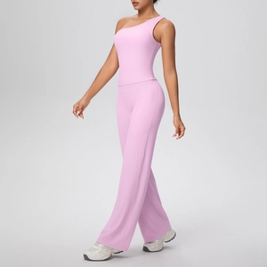 Ensemble yoga rose avec débardeur asymétrique et pantalon large pour le sport