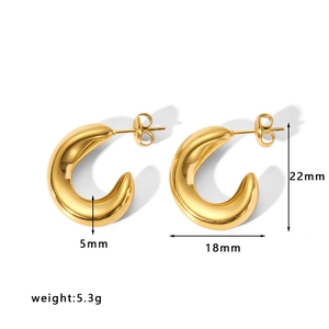 Detailed size parameters of gold hollow C-shaped stainless steel hoop earrings