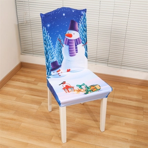 Detailansicht der elastischen Stuhlhusse mit blau-weißem Weihnachts-Schneemann-Motiv