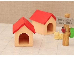 Miniature wooden dollhouse cat shelter with red roof for DIY micro landscape decor
