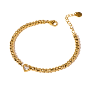 Bracelet élégant en perles d'acier inoxydable plaqué or 18 carats avec pendentif en cœur