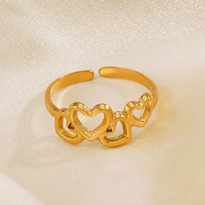 Bague ouverte en acier inoxydable plaqué or 18 carats avec plusieurs cœurs ajourés