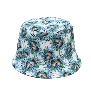 Bob blanc imprimé papillons pour femme offrant une protection solaire d'été et style mode