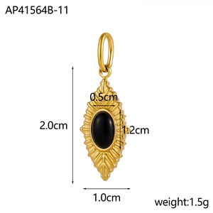 Detail of vintage gold plated pendant with black natural stone and dimensions