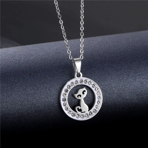 Polished silver titanium steel fox pendant necklace with sparkling zircon circle crystals