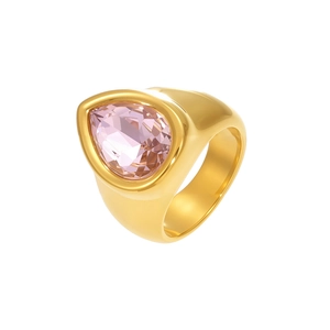 Bague épaisse en acier inoxydable plaqué or 18K avec zircone rose en forme de poire