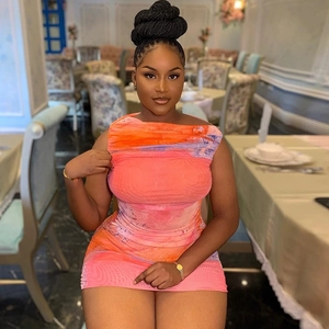 Robe Mini Froncée Maille Tie Dye Sans Manches Une Épaule Moulante Sexy Streetwear Mode Femmes Été