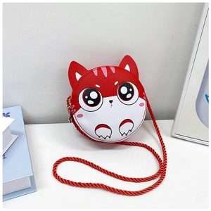 Détail du sac bandoulière rond rouge pour enfant avec motif chat mignon et sangle