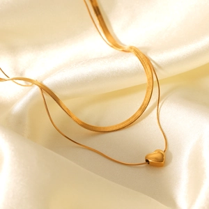 Collier double couche doré en acier inoxydable avec chaîne serpent et pendentif cœur poli