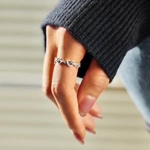 Elegant S925 sterling silver heart chain ring for women with minimalist crossover design
