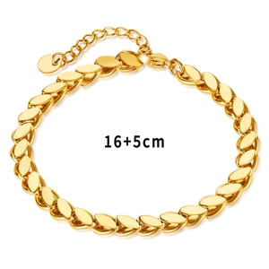 Detailed view of leaf shaped gold stainless steel bracelet with 16+5cm size markings