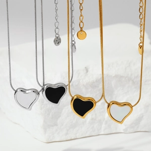 Elegant S925 stainless steel heart pendant necklaces in gold and silver finish