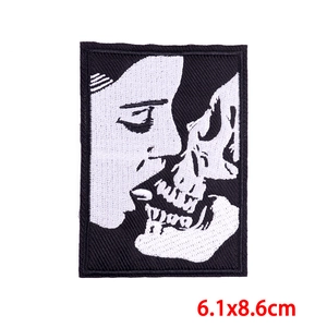 Skull and woman kiss embroidered biker patch for DIY jacket customization 6.1x8.6cm