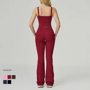 Ensemble de yoga bordeaux pour femme avec débardeur dos nu et pantalon évasé gainant