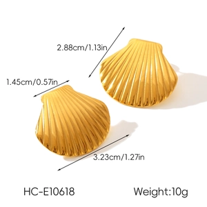 Detailed dimensions of 18k gold shell earrings showing length, width and 10g weight