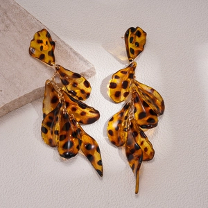 Exaggerated leopard print acrylic tassel drop earrings with golden chain links