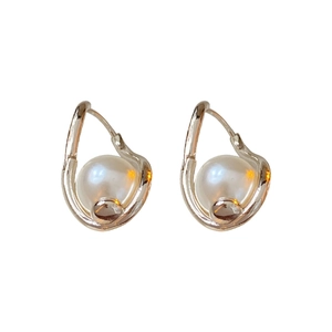 French vintage twisted pearl hoop earrings with silver frame for women stylish look