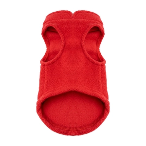 Détail d'un gilet en polaire rouge chaud pour petits chiens avec coutures de finition