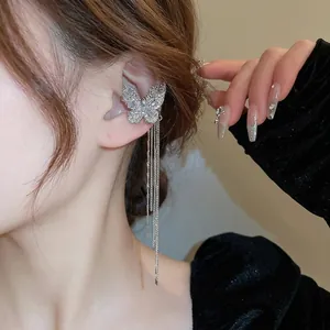 Funkelnde Zirkon Schmetterling Ohrmanschette mit langen Kettenquasten für elegante Looks