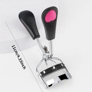 Wide-angle stainless steel eyelash curler with comb and pink heart handle 11cm