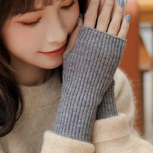 Women's thick knitted fingerless gloves in grey for winter warmth and touchscreen use