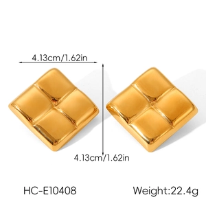 Detailed specs of square quilted 18K gold stainless steel earrings 4.13cm size