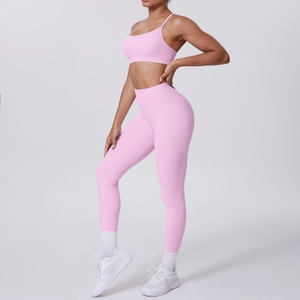 Ensemble de yoga rose deux pièces avec legging sans couture et brassière à bretelles