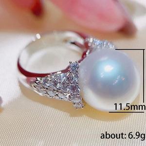 Barokke ring met grote 11,5mm imitatieparel en schitterende ingelegde zirkonia-stenen