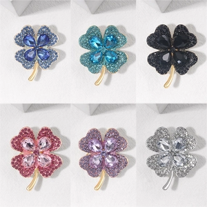 Elegant Lucky Clover Brooch Pin For Women Sparkling Crystal Rhinestone Alloy Flower Breastpin Jewelry Accessories Gift