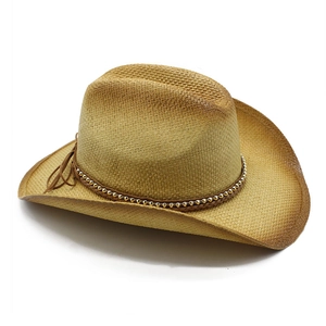 Chapeau de cowboy en paille style Western avec bord brûlé et ruban perlé décoratif