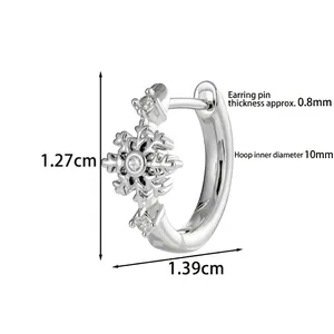 Boucles d'oreilles créoles flocon de neige en argent avec zircons pour perçage
