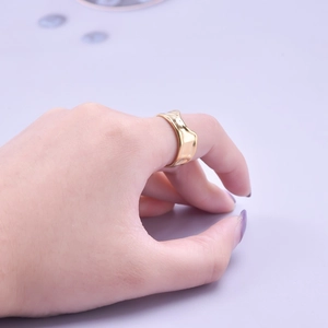 Minimalist adjustable golden wave textured ring for women in irregular open design