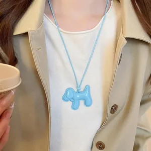 Collier avec pendentif chien ballon bleu mignon style coréen pour femmes look décontracté
