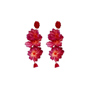 Elegante Ohrhänger mit roten Stoffrosenblättern und Perlen für Damen im Blumendesign