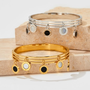 Three-layer Roman numeral stainless steel bracelets with black and white resin pendants