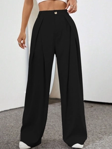 Women's minimalist black wide-leg trousers with front pleats for a casual chic style