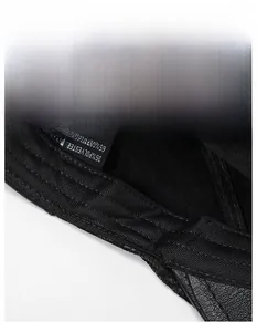 Détail du bandeau de sudation élargi et de la doublure intérieure du béret en cuir PU
