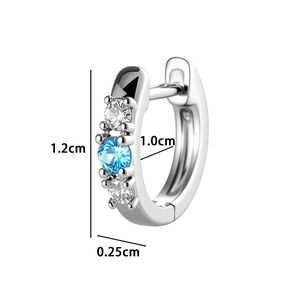 Silberne Kupferohrringe mit blauen Zirkonia, Maße 1,2 cm Höhe und 1 cm Innenbreite