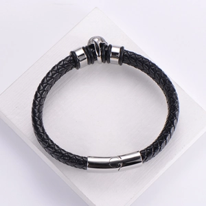 Bracciale da uomo in pelle nera intrecciata con teschio in acciaio inossidabile argento