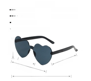 Dimensions détaillées des lunettes de soleil en cœur indiquant la largeur des verres